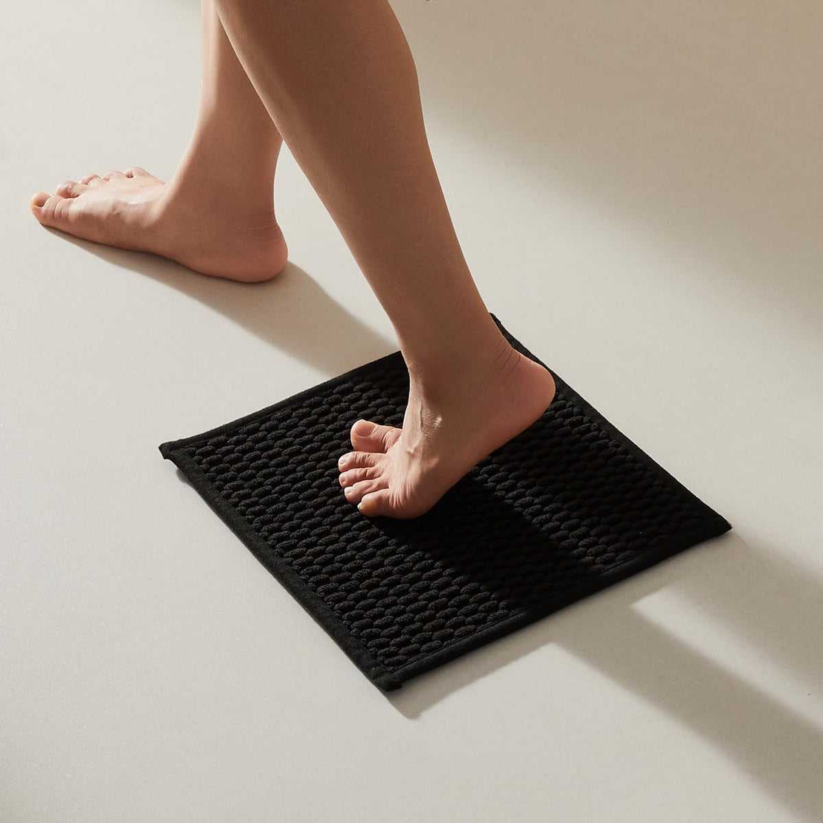 TYUU Bathroom Rugs Non Slip Washable, Super Absorbent Thin Bath Mat Small Quick Dry Low Pile Bathroom Rug, Dark Grey 16"x24"