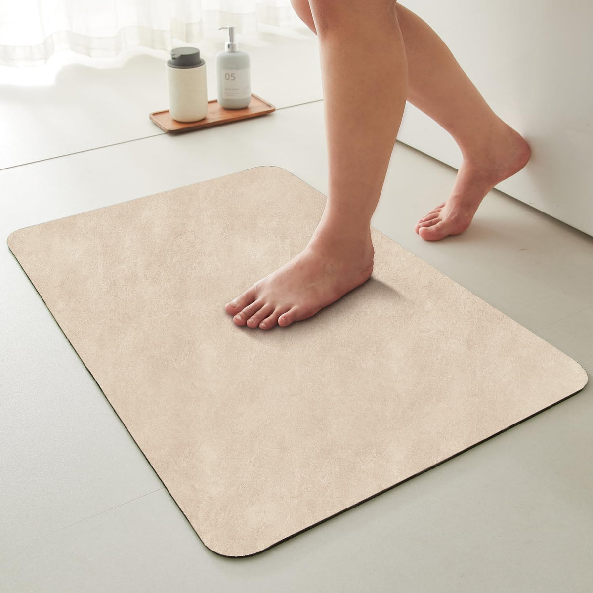 TYUU Thin Bath Mat, Small Bathroom Rugs Non Slip Washable, 16x24 Dark Grey