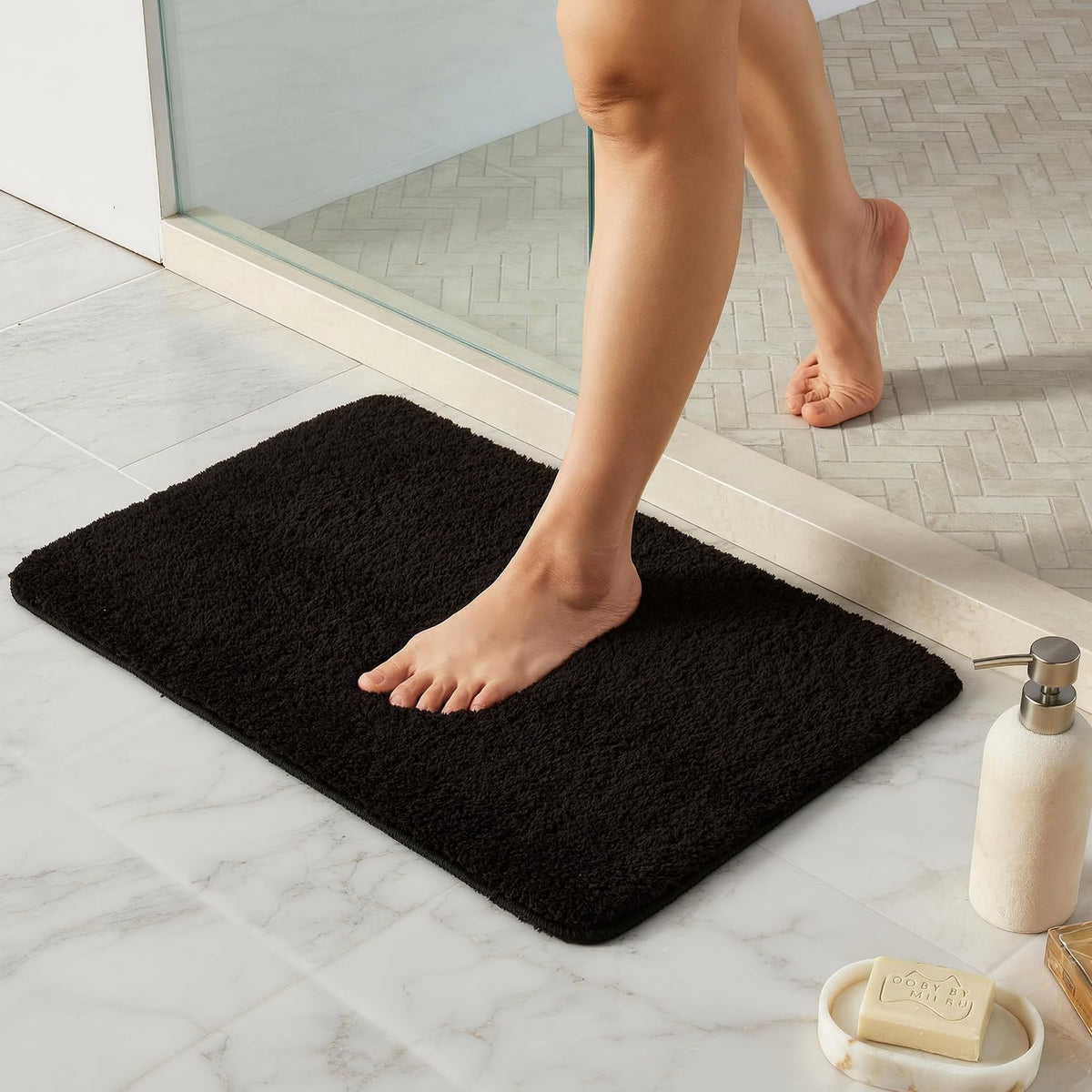 TYUU Navy Blue Bathroom Rugs, Ultra Soft Bath Rugs Non Slip Washable, Super Absorbent Quick Dry Small Bath Mat with Rubber Backing for Bathroom Floor, Shower, or Sink, Navy Blue 16" x 24"