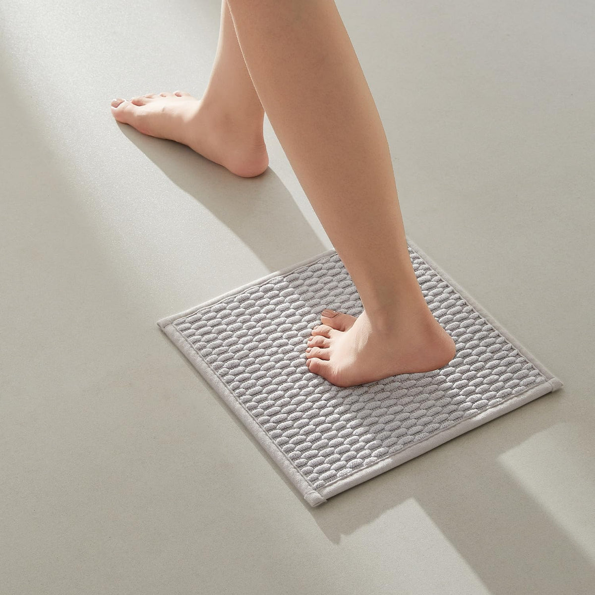 TYUU Bathroom Rugs Non Slip Washable, Super Absorbent Thin Bath Mat Small Quick Dry Low Pile Bathroom Rug, Dark Grey 16"x24"