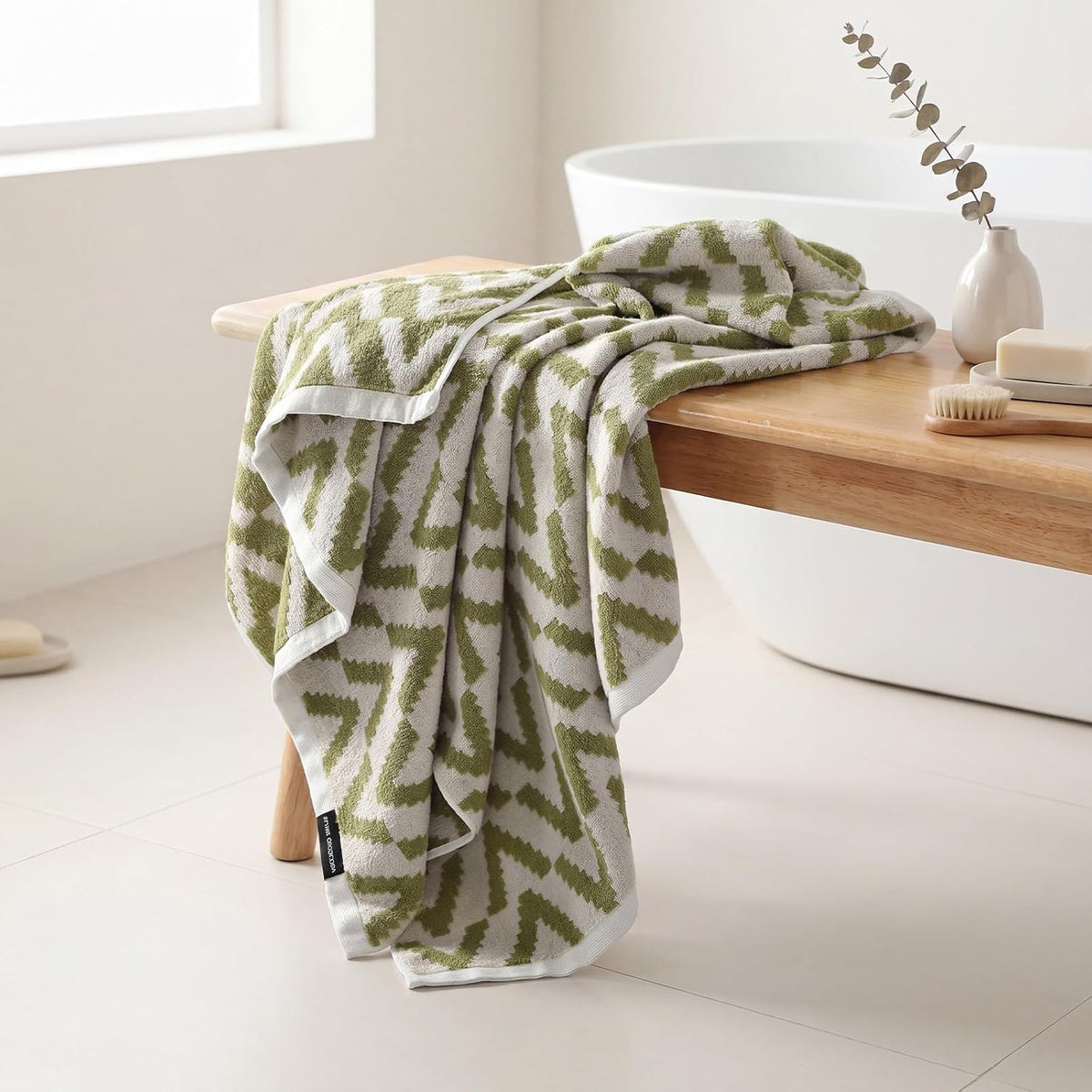 ecolook Sage Green Bath Towels Set of 2, Reversible Zigzag Pattern