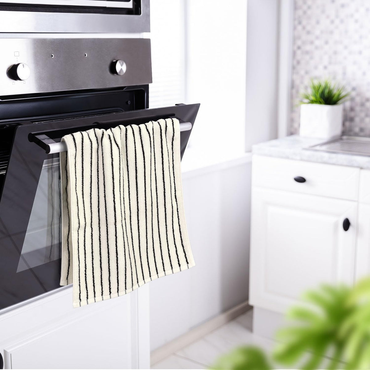 Black and White Striped Hand Towels for Bathroom, Vintage Kitchen Decor