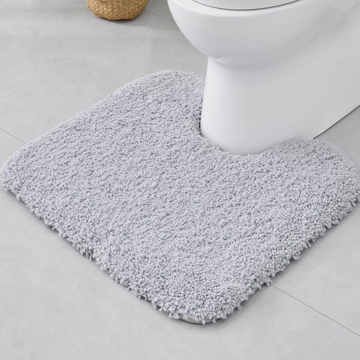 Disolla White Bathroom Rug 17x24 - Non-Slip Plush Small Bath Mat, Highly Absorbent & Ultra Soft Fluffy Floor Mat, Machine Washable for Shower and Tub