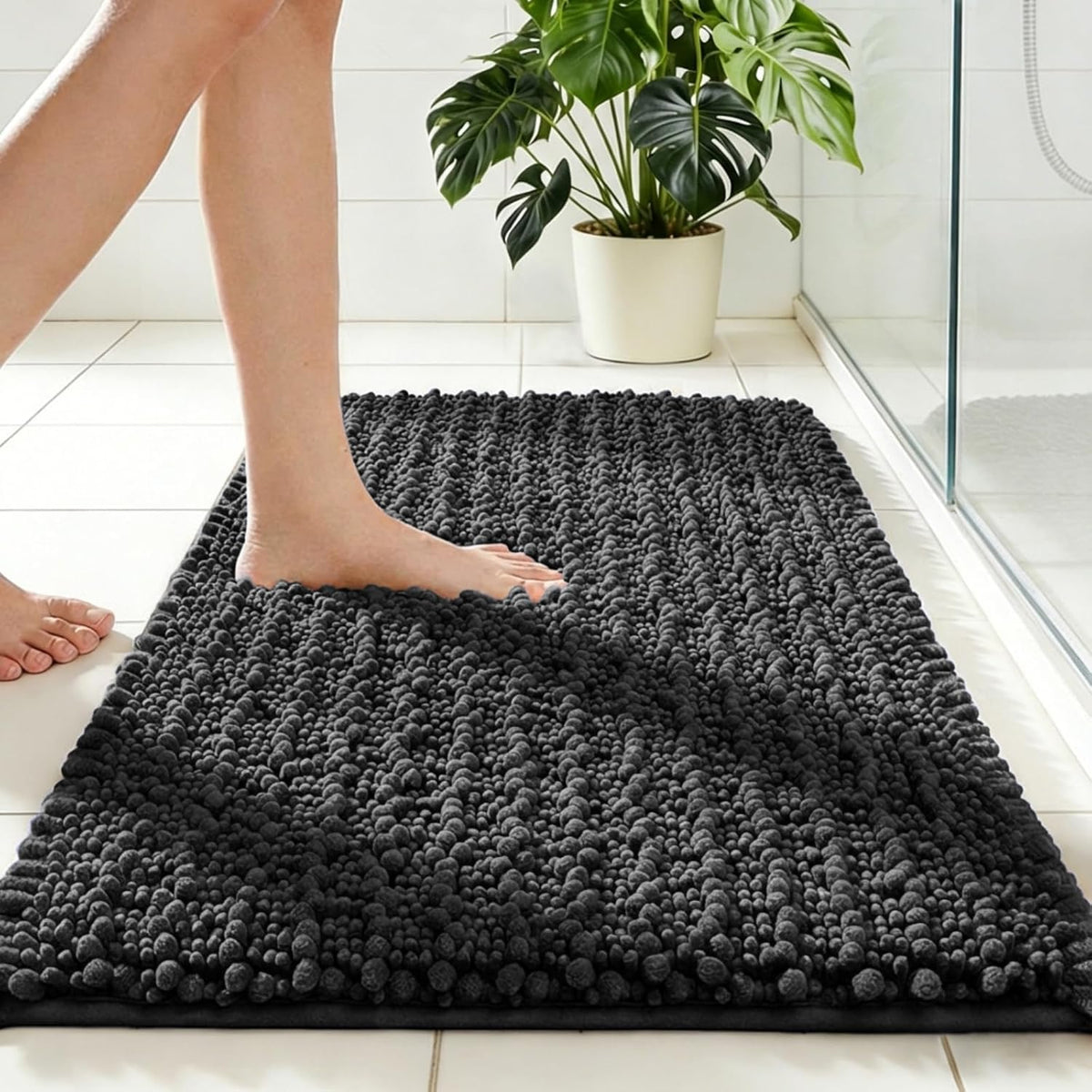 Disolla Navy Blue Bathroom Rug 20x32 Inch - Luxury Chenille Bath Mat, Thick Shaggy Plush Absorbent Rug, Non-Slip Machine Washable Mats for Bathroom Floor & Decor