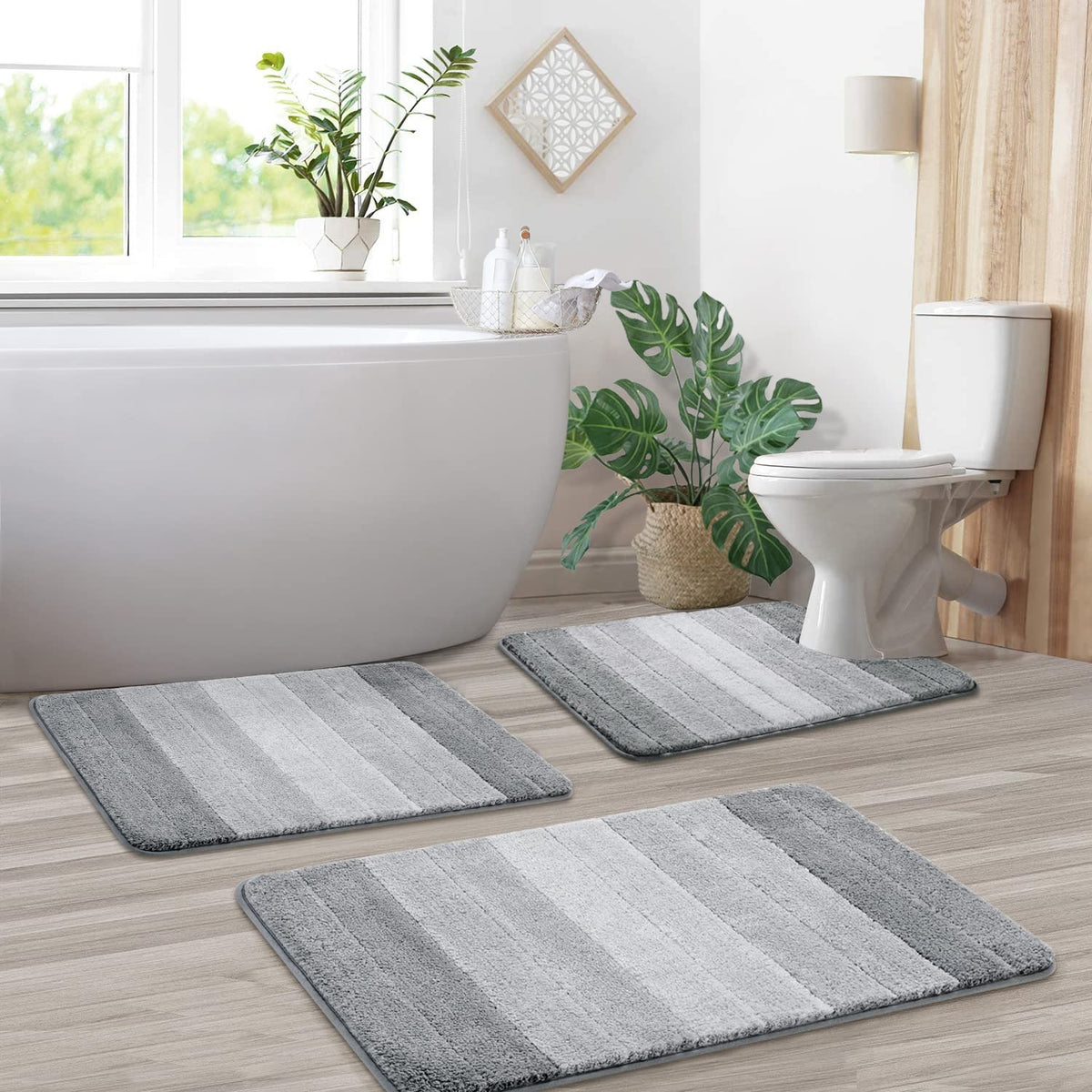 Kmson Ombre Bath Mat for Bathroom, Non Slip Ultra Soft and Thick Water Absorbent Bath Carpet, Machine Washable & Quick Dry Bathroom Rug, for Bedroom Door Living Room Green 17" x 24"