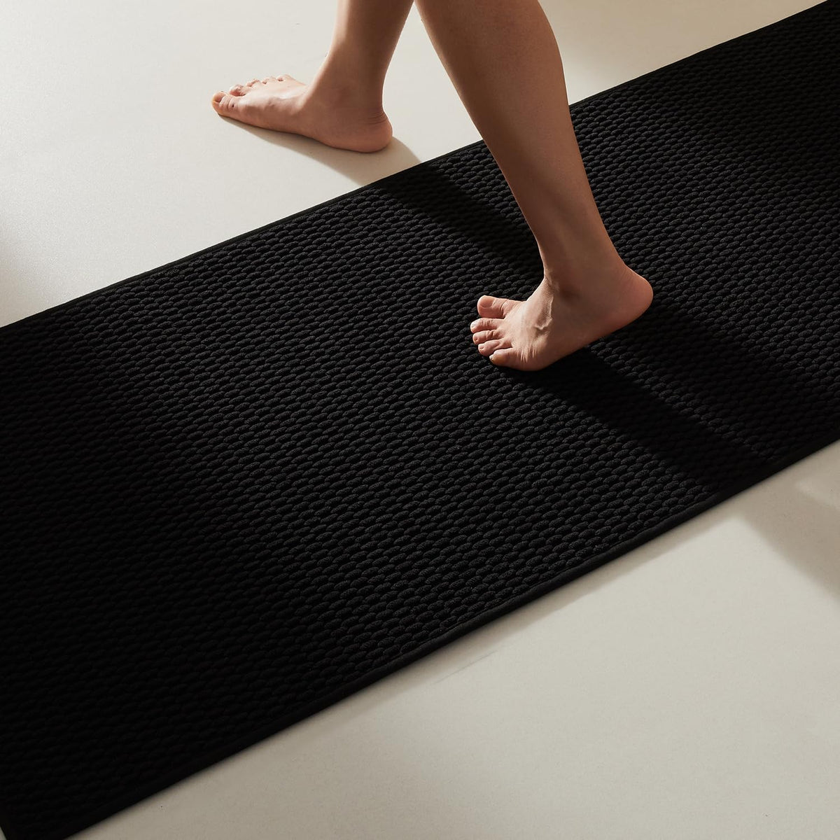TYUU Bathroom Rugs Non Slip Washable, Super Absorbent Thin Bath Mat Small Quick Dry Low Pile Bathroom Rug, Dark Grey 16"x24"
