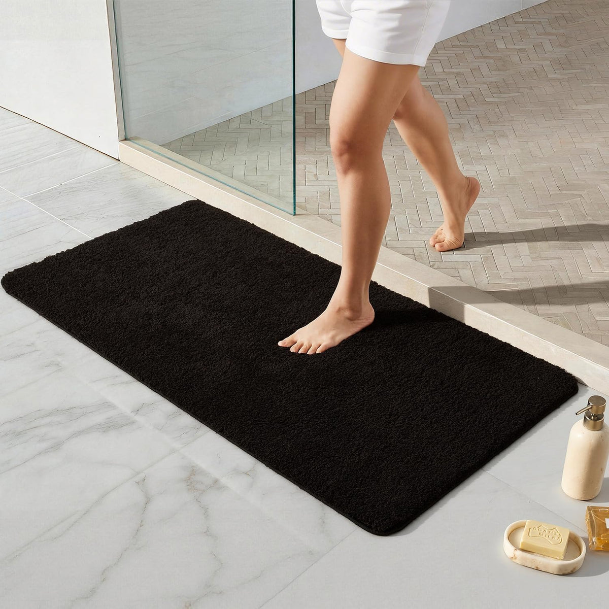 TYUU Navy Blue Bathroom Rugs, Ultra Soft Bath Rugs Non Slip Washable, Super Absorbent Quick Dry Small Bath Mat with Rubber Backing for Bathroom Floor, Shower, or Sink, Navy Blue 16" x 24"