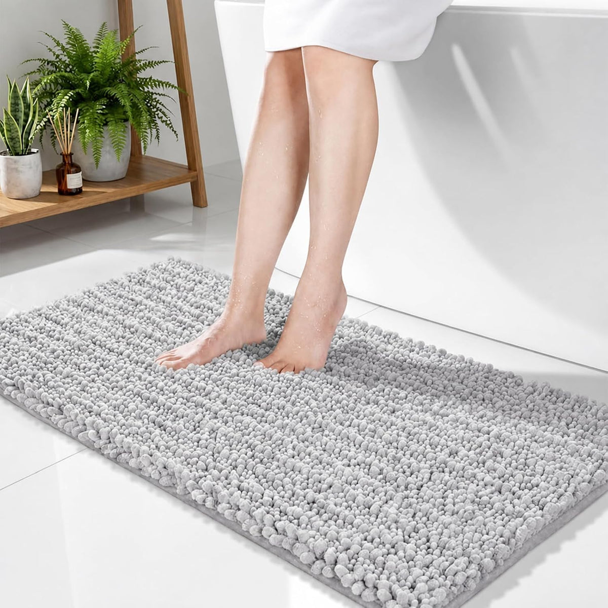 Disolla Navy Blue Bathroom Rug 20x32 Inch - Luxury Chenille Bath Mat, Thick Shaggy Plush Absorbent Rug, Non-Slip Machine Washable Mats for Bathroom Floor & Decor