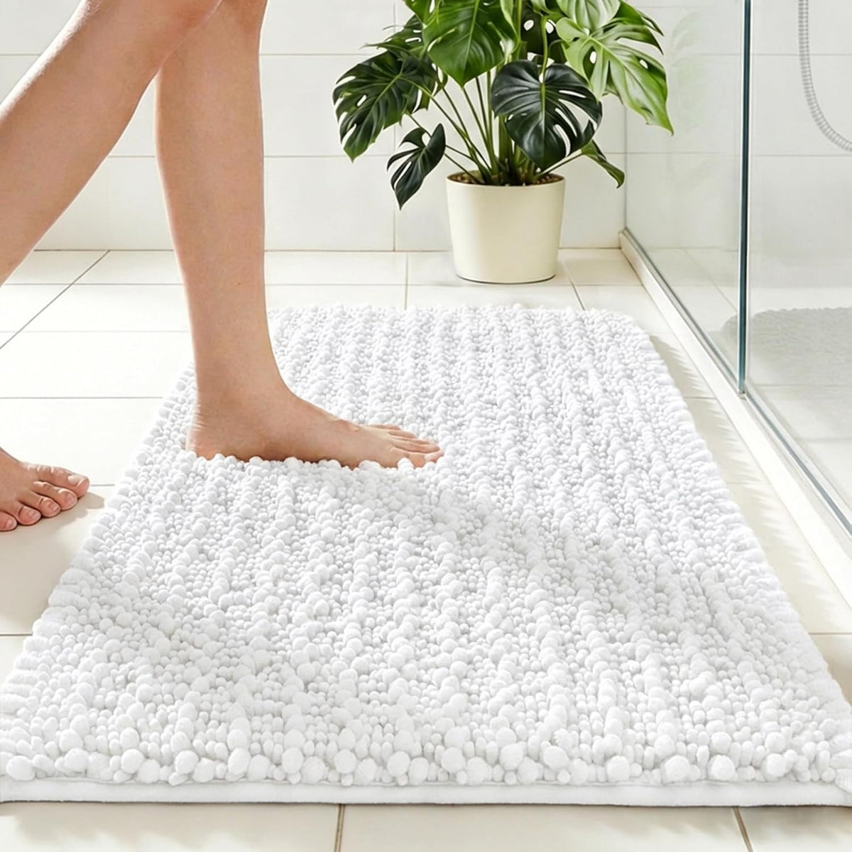 Disolla Navy Blue Bathroom Rug 20x32 Inch - Luxury Chenille Bath Mat, Thick Shaggy Plush Absorbent Rug, Non-Slip Machine Washable Mats for Bathroom Floor & Decor
