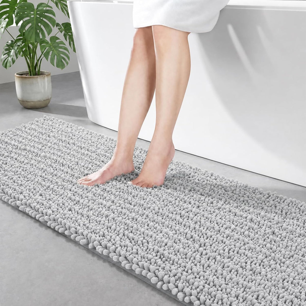 Disolla Navy Blue Bathroom Rug 20x32 Inch - Luxury Chenille Bath Mat, Thick Shaggy Plush Absorbent Rug, Non-Slip Machine Washable Mats for Bathroom Floor & Decor