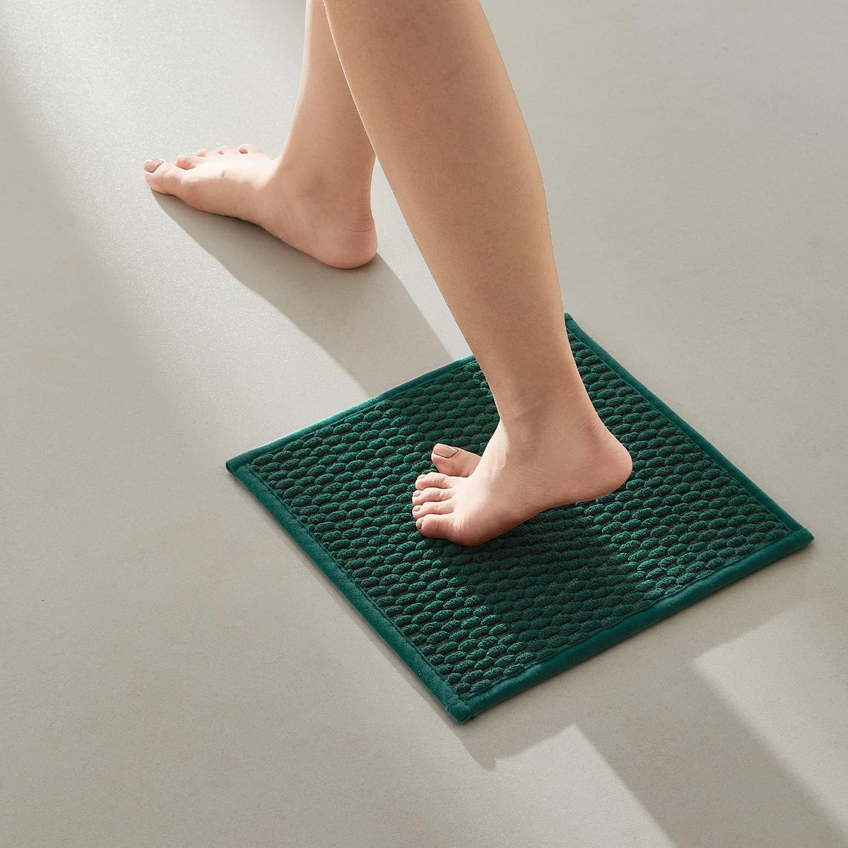 TYUU Bathroom Rugs Non Slip Washable, Super Absorbent Thin Bath Mat Small Quick Dry Low Pile Bathroom Rug, Dark Grey 16"x24"
