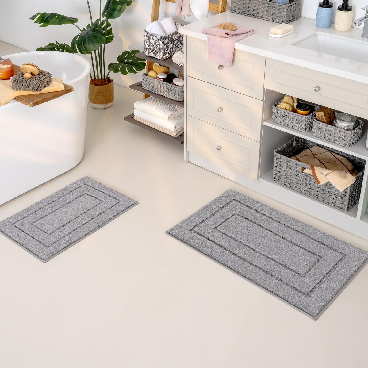 GRANNY SAYS Gray Bathroom Rug 20" x 30", Non-Slip Microfiber Bath Mat