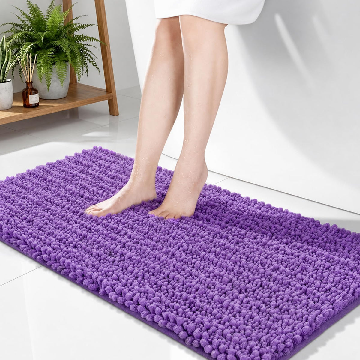 Disolla Small Bath Mat 17x24 Inch - Chenille Navy Blue Bathroom Rug, Extra Soft Absorbent Plush Shaggy Bathmat, Non-Slip Machine Washable Floor Mat for Shower, Tub and Sink