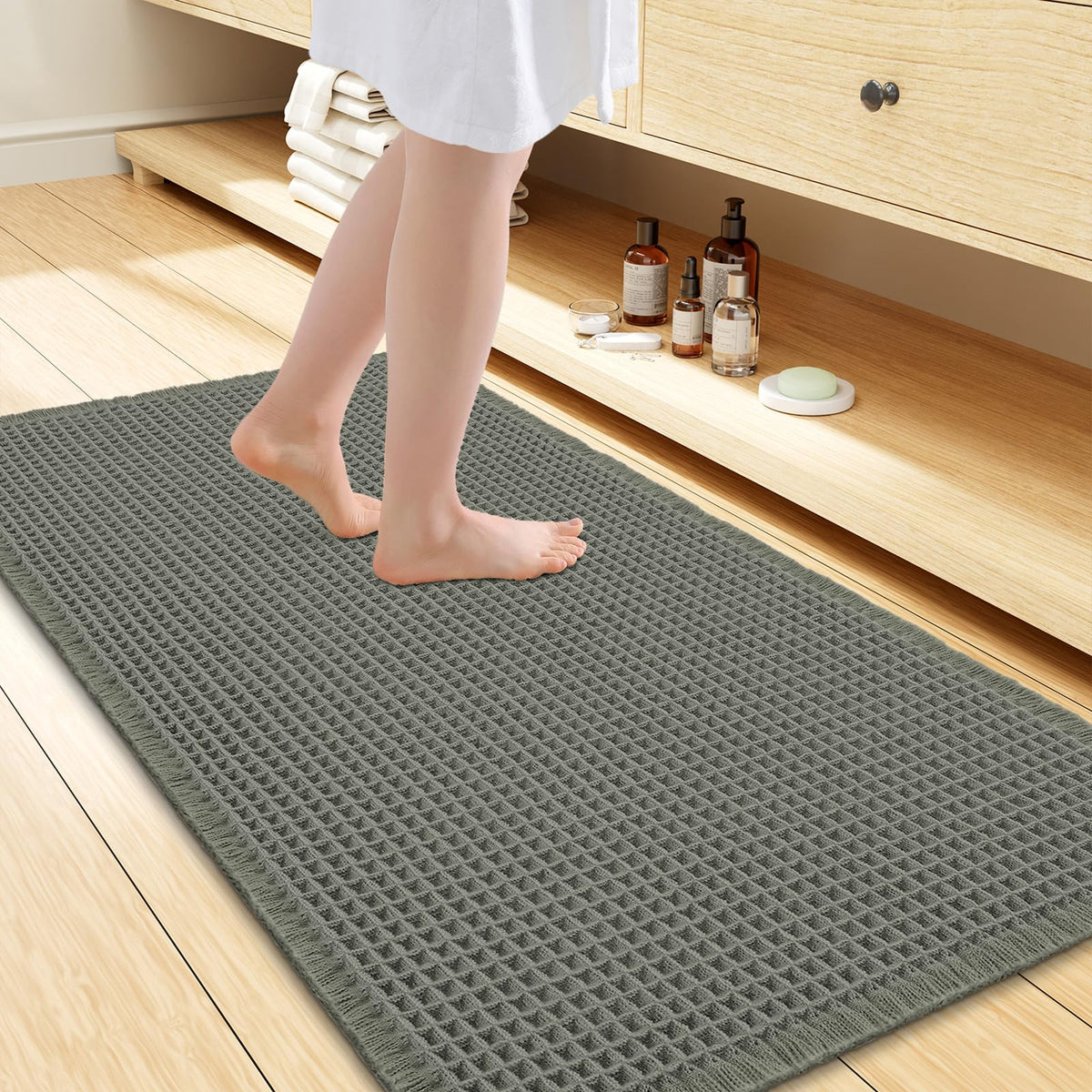 Smiry Waffle Bath Mat 30X20, Extra Soft Absorbent Bathroom Rugs, Brown