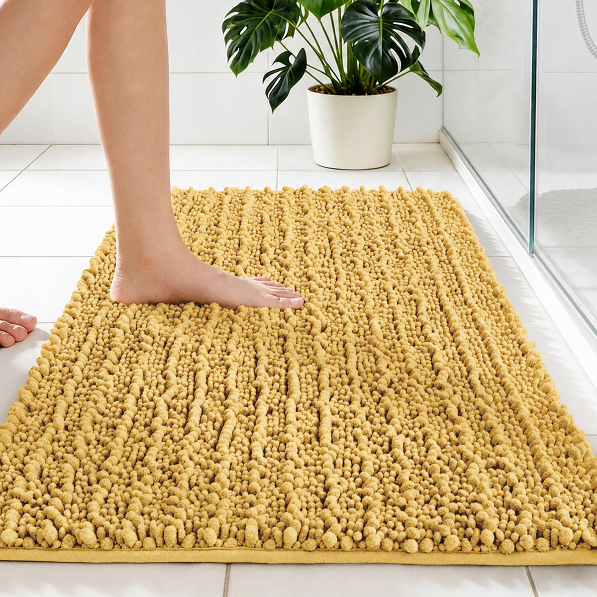 Disolla Small Bath Mat 17x24 Inch - Chenille Navy Blue Bathroom Rug, Extra Soft Absorbent Plush Shaggy Bathmat, Non-Slip Machine Washable Floor Mat for Shower, Tub and Sink