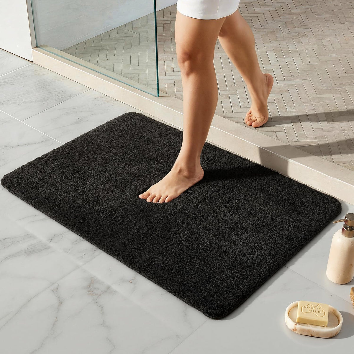 TYUU Navy Blue Bathroom Rugs, Ultra Soft Bath Rugs Non Slip Washable, Super Absorbent Quick Dry Small Bath Mat with Rubber Backing for Bathroom Floor, Shower, or Sink, Navy Blue 16" x 24"
