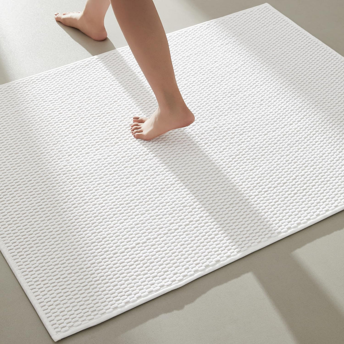 TYUU Bathroom Rugs Non Slip Washable, Super Absorbent Thin Bath Mat Small Quick Dry Low Pile Bathroom Rug, Dark Grey 16"x24"
