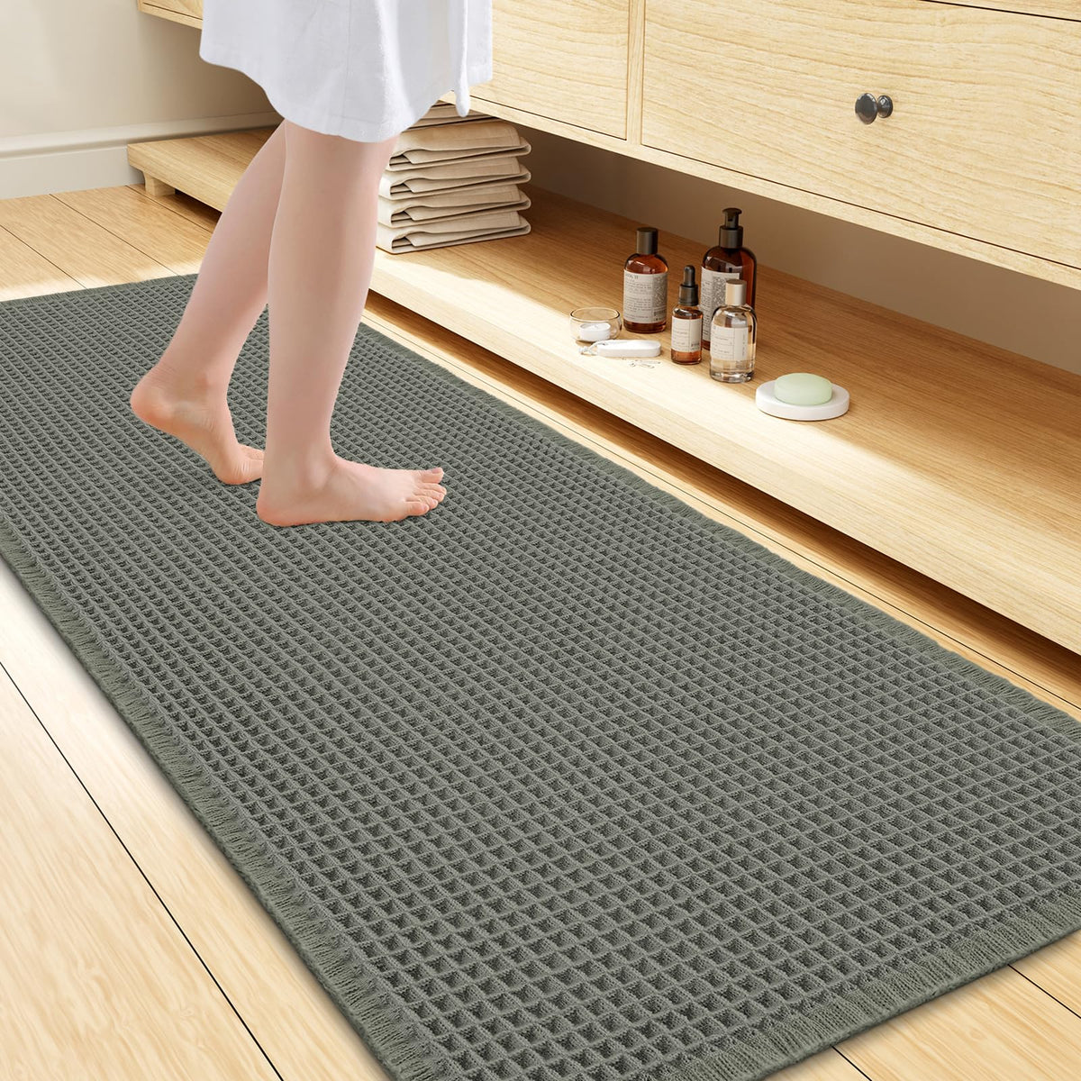 Smiry Waffle Bath Mat 30X20, Extra Soft Absorbent Bathroom Rugs, Brown