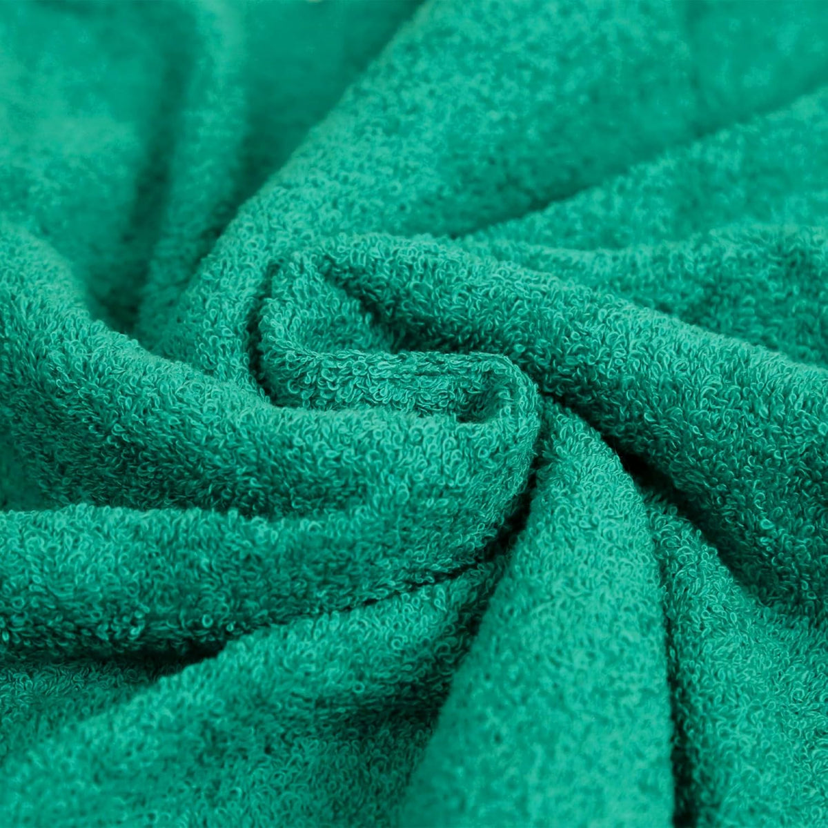 Amazon Basics 6-Piece Oversized Fade-Resistant Towel Set, 100% Cotton, Highly Absorbent, Soft, Teal, 2 Bath Towels, 2 Hand Towels, 2 Washcloths