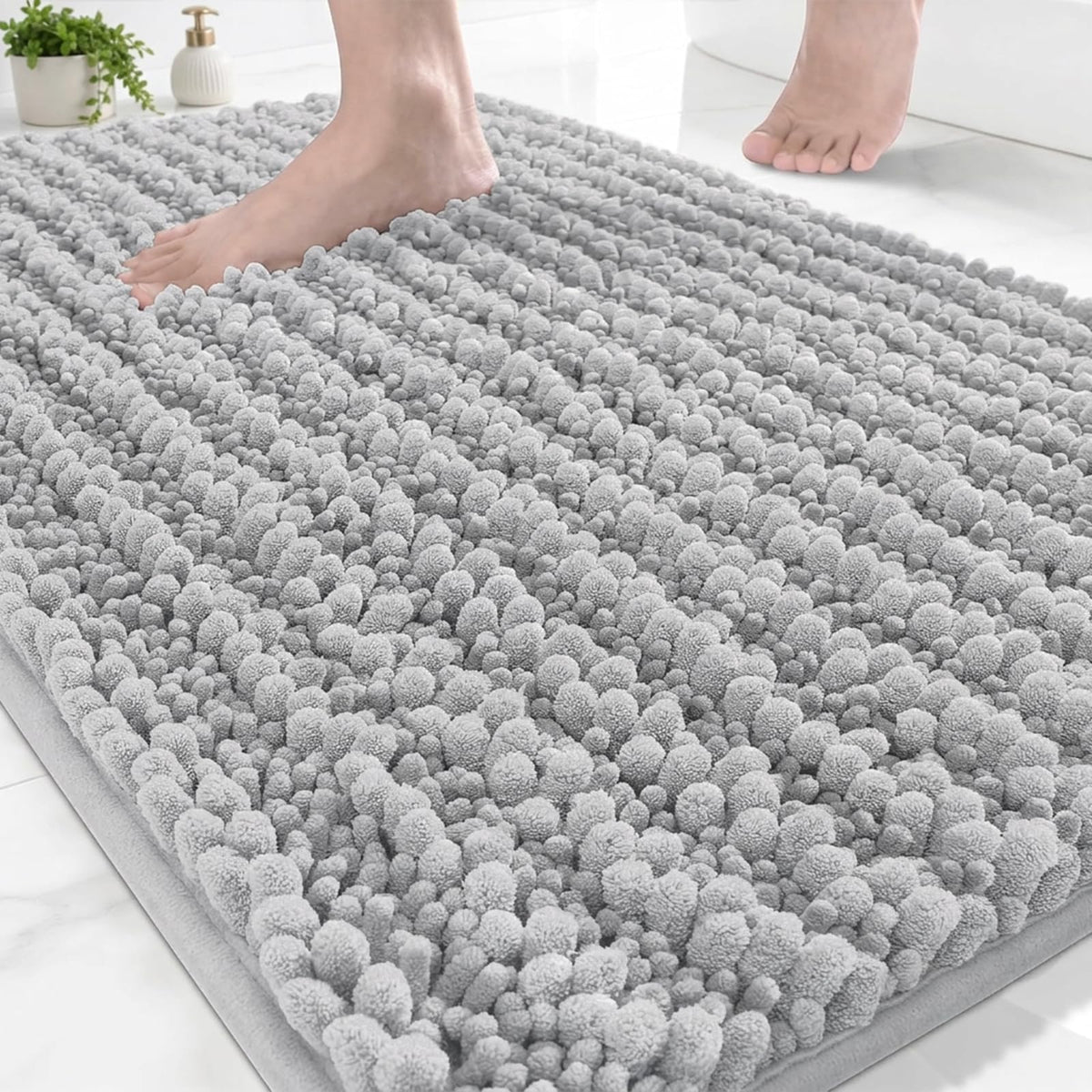 Disolla Small Bath Mat 17x24 Inch - Chenille Navy Blue Bathroom Rug, Extra Soft Absorbent Plush Shaggy Bathmat, Non-Slip Machine Washable Floor Mat for Shower, Tub and Sink