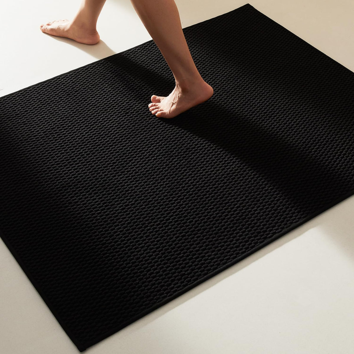 TYUU Bathroom Rugs Non Slip Washable, Super Absorbent Thin Bath Mat Small Quick Dry Low Pile Bathroom Rug, Dark Grey 16"x24"