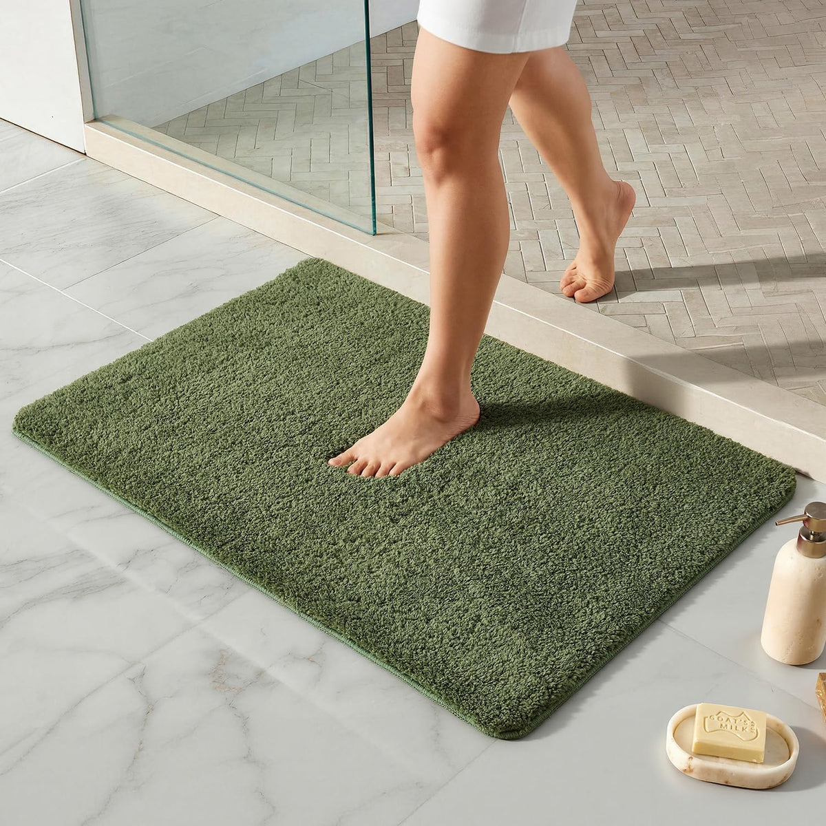 TYUU Navy Blue Bathroom Rugs, Ultra Soft Bath Rugs Non Slip Washable, Super Absorbent Quick Dry Small Bath Mat with Rubber Backing for Bathroom Floor, Shower, or Sink, Navy Blue 16" x 24"