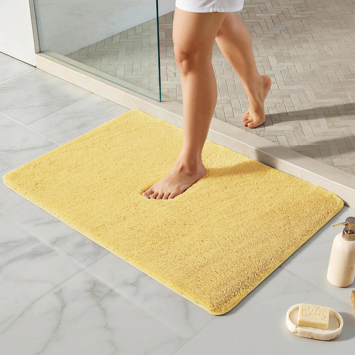 TYUU Navy Blue Bathroom Rugs, Ultra Soft Bath Rugs Non Slip Washable, Super Absorbent Quick Dry Small Bath Mat with Rubber Backing for Bathroom Floor, Shower, or Sink, Navy Blue 16" x 24"