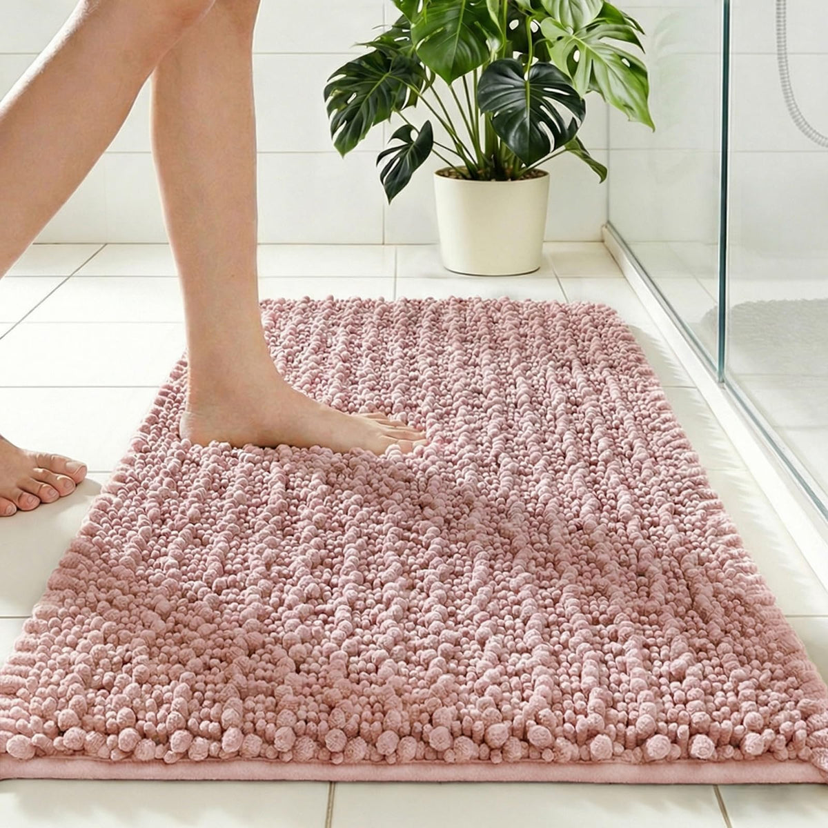 Disolla Small Bath Mat 17x24 Inch - Chenille Navy Blue Bathroom Rug, Extra Soft Absorbent Plush Shaggy Bathmat, Non-Slip Machine Washable Floor Mat for Shower, Tub and Sink