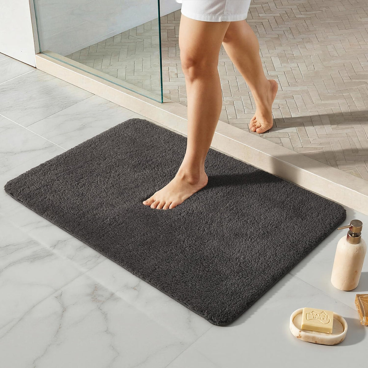TYUU Navy Blue Bathroom Rugs, Ultra Soft Bath Rugs Non Slip Washable, Super Absorbent Quick Dry Small Bath Mat with Rubber Backing for Bathroom Floor, Shower, or Sink, Navy Blue 16" x 24"