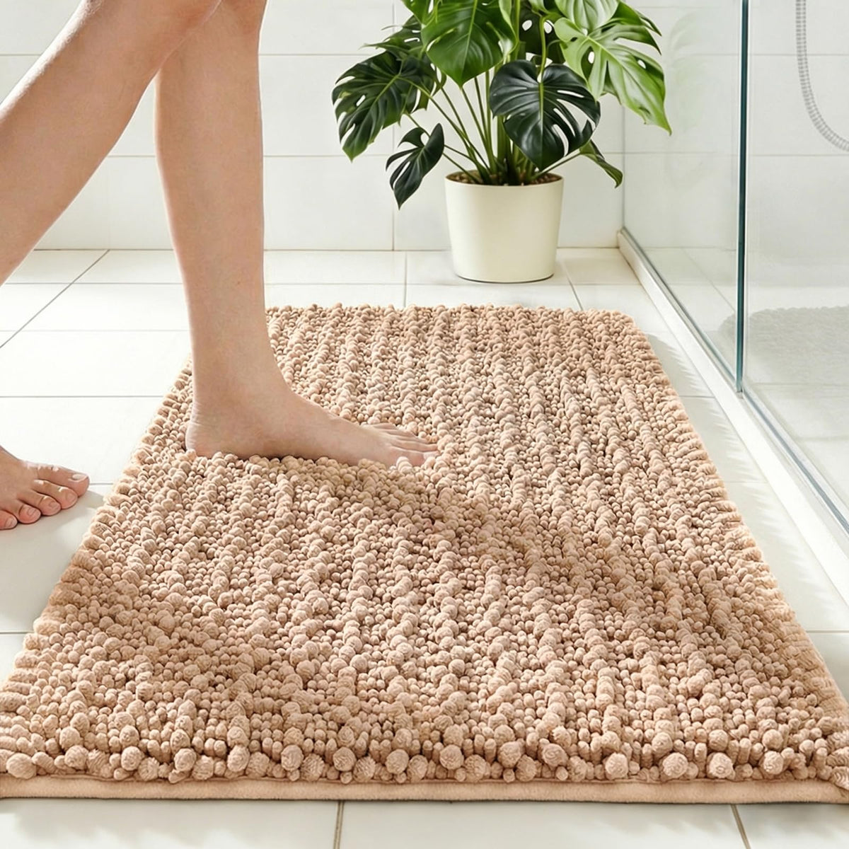 Disolla Small Bath Mat 17x24 Inch - Chenille Navy Blue Bathroom Rug, Extra Soft Absorbent Plush Shaggy Bathmat, Non-Slip Machine Washable Floor Mat for Shower, Tub and Sink