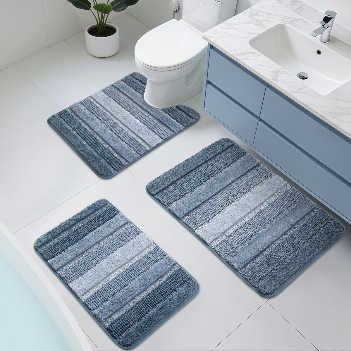 Kmson Ombre Bath Mat for Bathroom, Non Slip Ultra Soft and Thick Water Absorbent Bath Carpet, Machine Washable & Quick Dry Bathroom Rug, for Bedroom Door Living Room Green 17" x 24"
