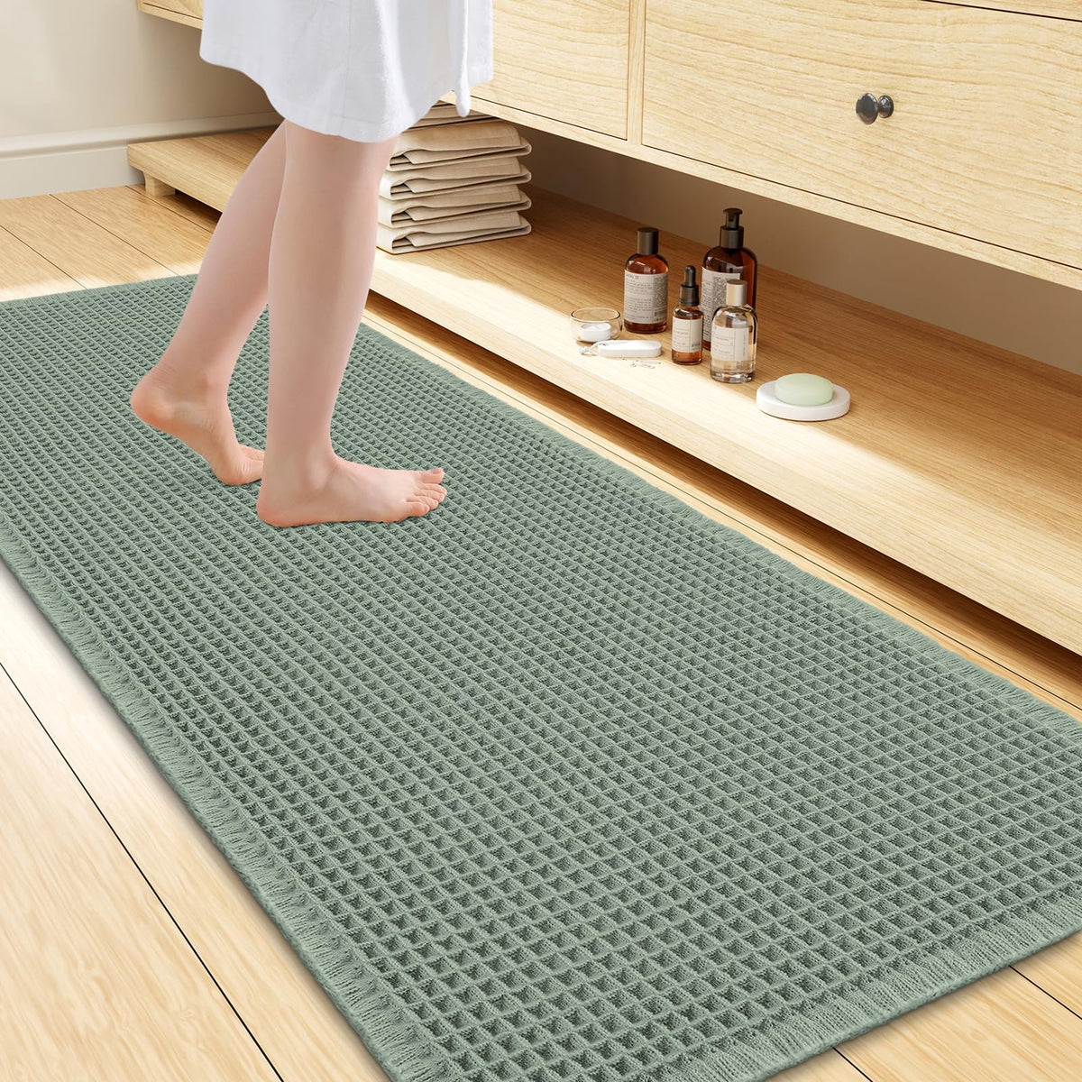 Smiry Waffle Bath Mat 30X20, Extra Soft Absorbent Bathroom Rugs, Brown