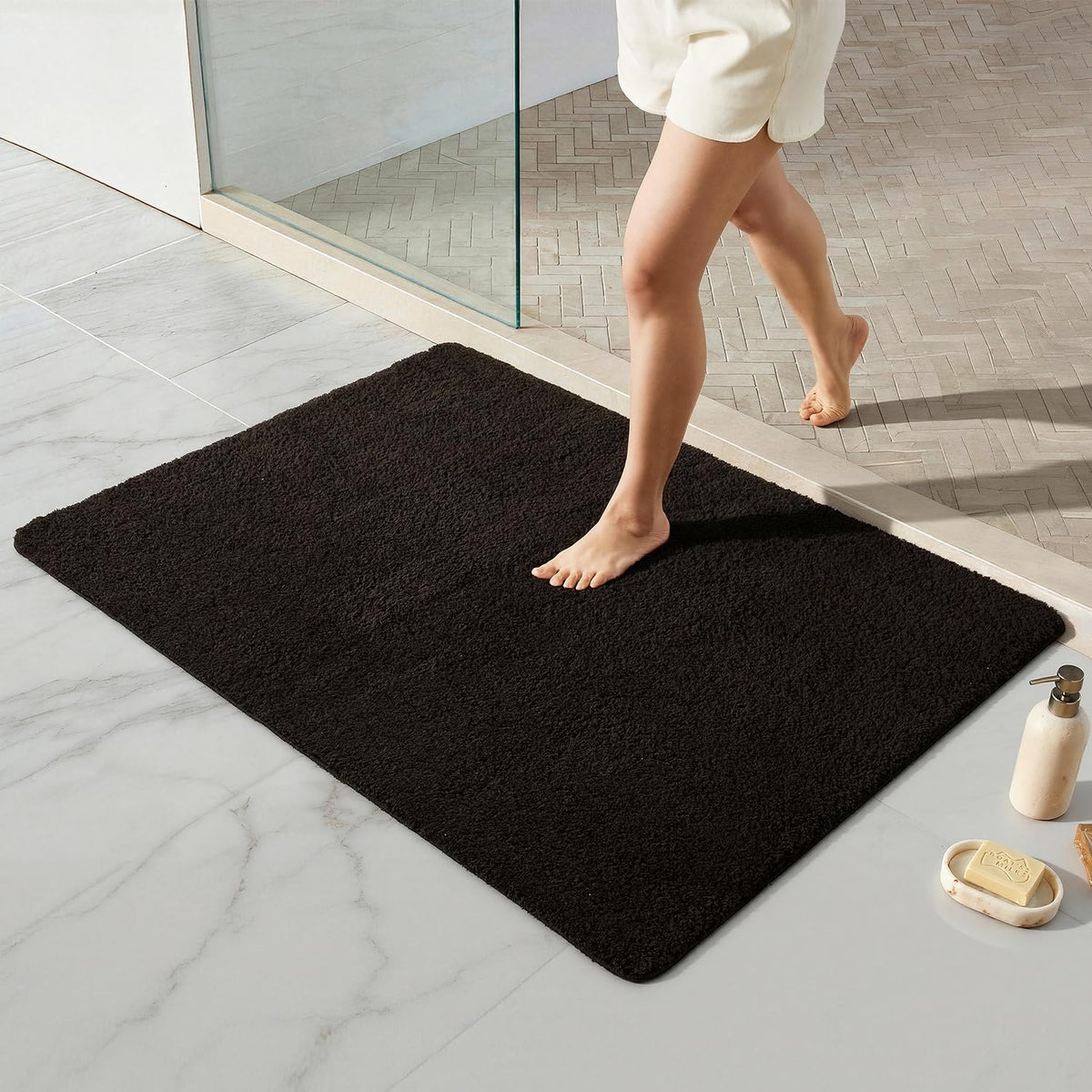 TYUU Navy Blue Bathroom Rugs, Ultra Soft Bath Rugs Non Slip Washable, Super Absorbent Quick Dry Small Bath Mat with Rubber Backing for Bathroom Floor, Shower, or Sink, Navy Blue 16" x 24"