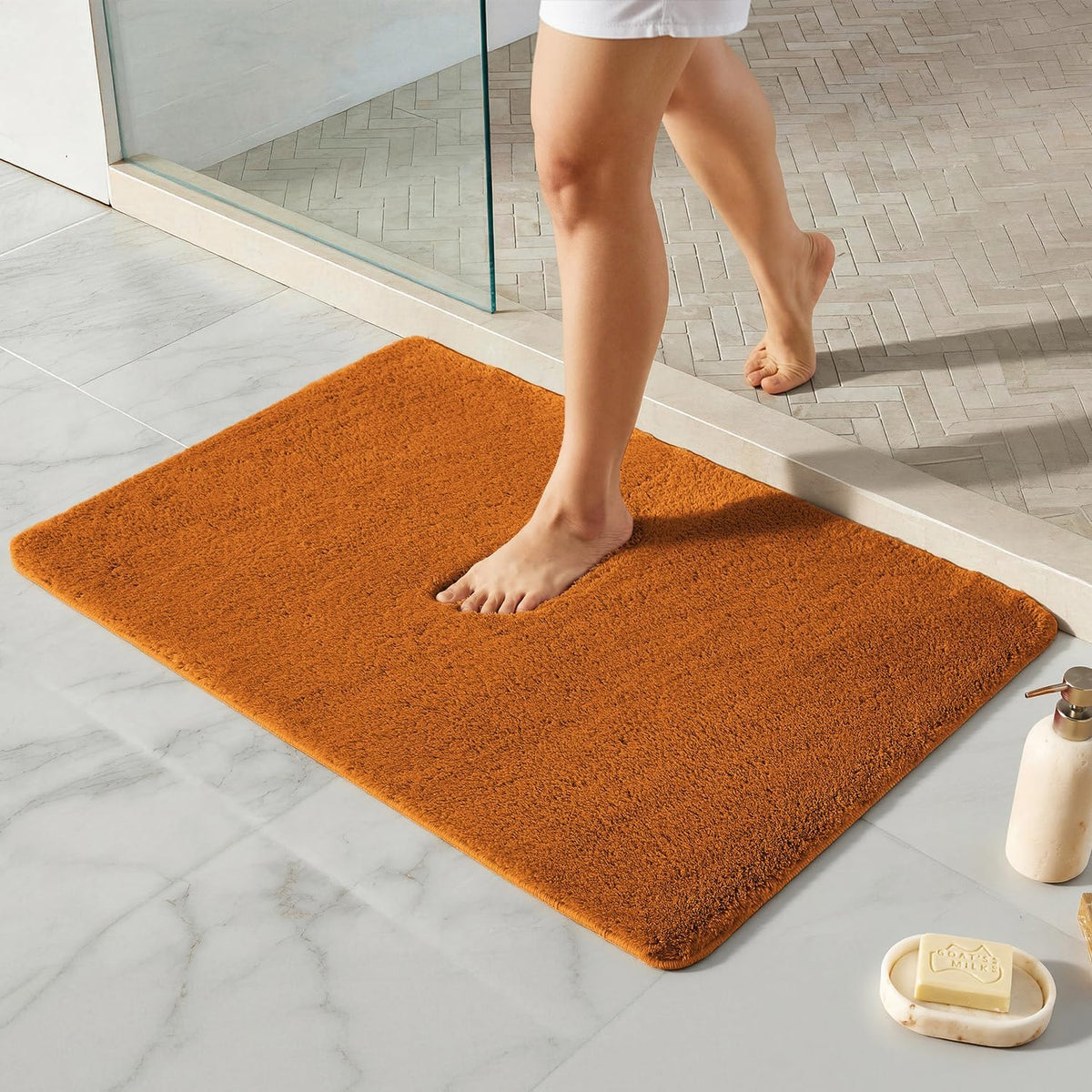 TYUU Navy Blue Bathroom Rugs, Ultra Soft Bath Rugs Non Slip Washable, Super Absorbent Quick Dry Small Bath Mat with Rubber Backing for Bathroom Floor, Shower, or Sink, Navy Blue 16" x 24"