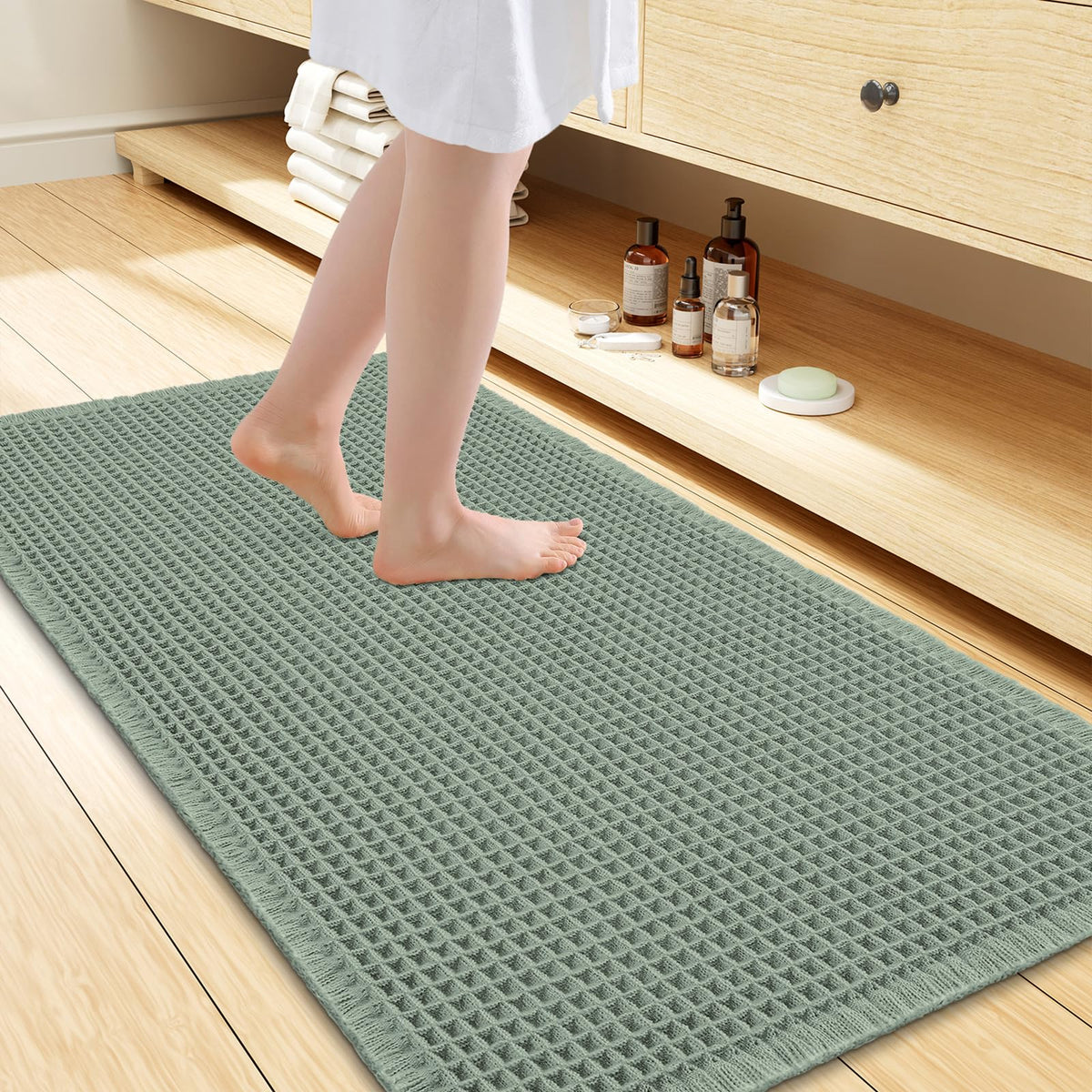 Smiry Waffle Bath Mat 30X20, Extra Soft Absorbent Bathroom Rugs, Brown