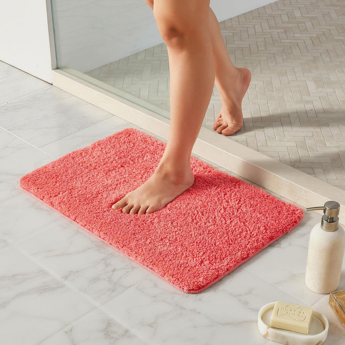 TYUU Navy Blue Bathroom Rugs, Ultra Soft Bath Rugs Non Slip Washable, Super Absorbent Quick Dry Small Bath Mat with Rubber Backing for Bathroom Floor, Shower, or Sink, Navy Blue 16" x 24"