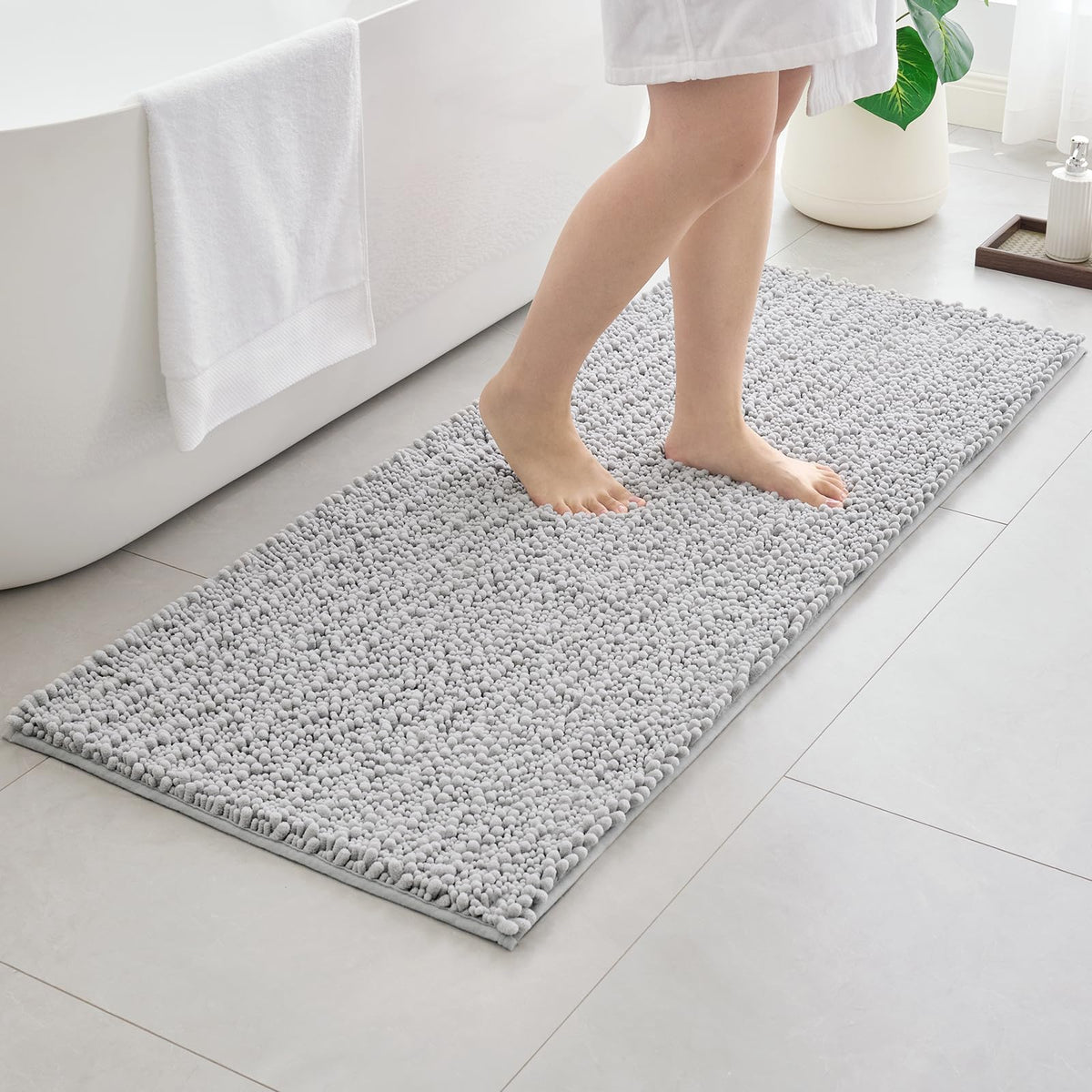 ILANGO Bathroom Rugs Dark Grey 32x20,Extra Soft Absorbent Chenille Bath Rugs,Thick Non-Slip Shaggy Bath Mat,Machine Washable Quick Dry Bath Mats for Bathroom Floor, Tub, Shower Accessories