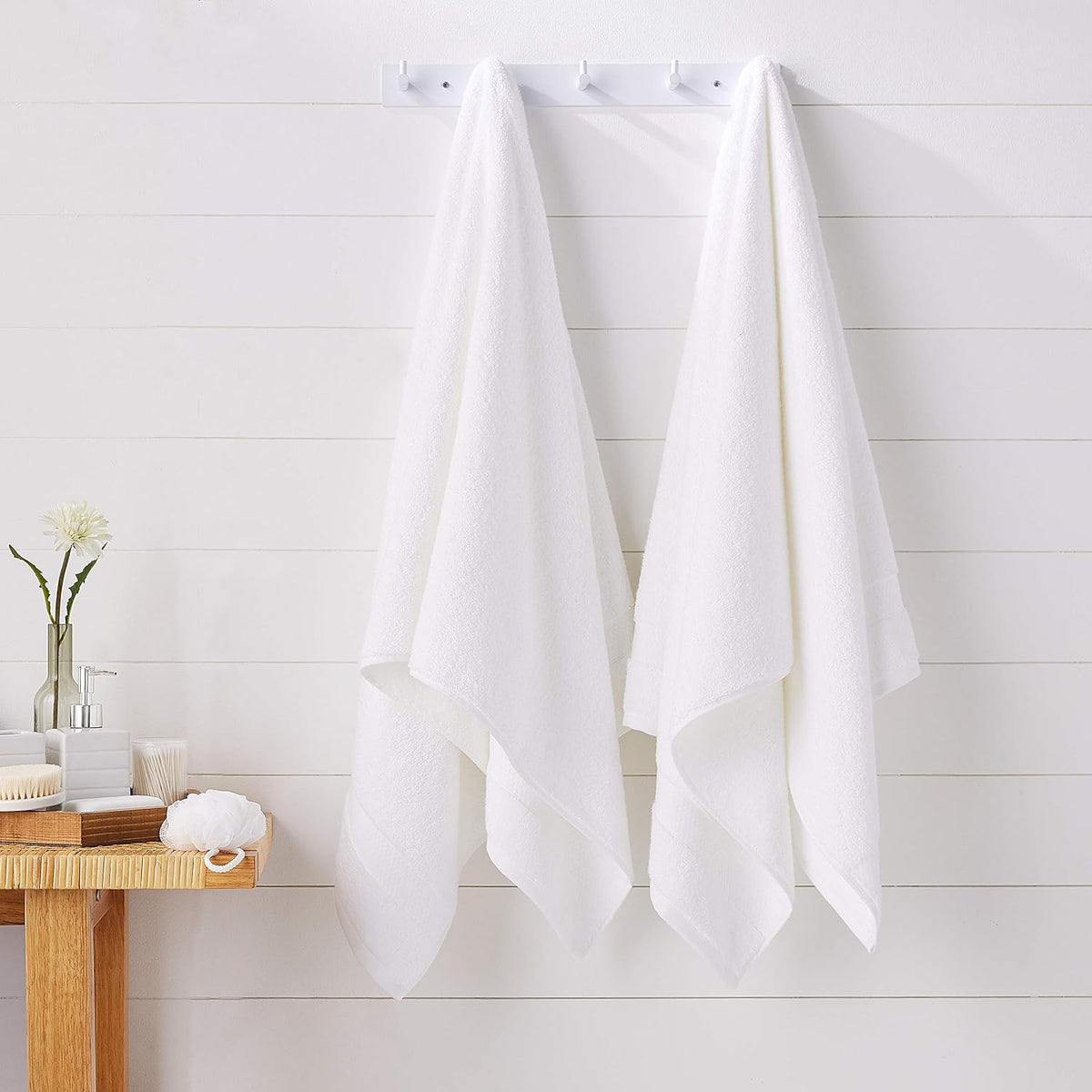 Amazon Basics 6-Pack Bath Towels, 100% Ring Spun Cotton, 600 GSM, Lightweight and Highly Absorbent, Quick Drying, Hotel Quality, 27 x 54 inches, White
