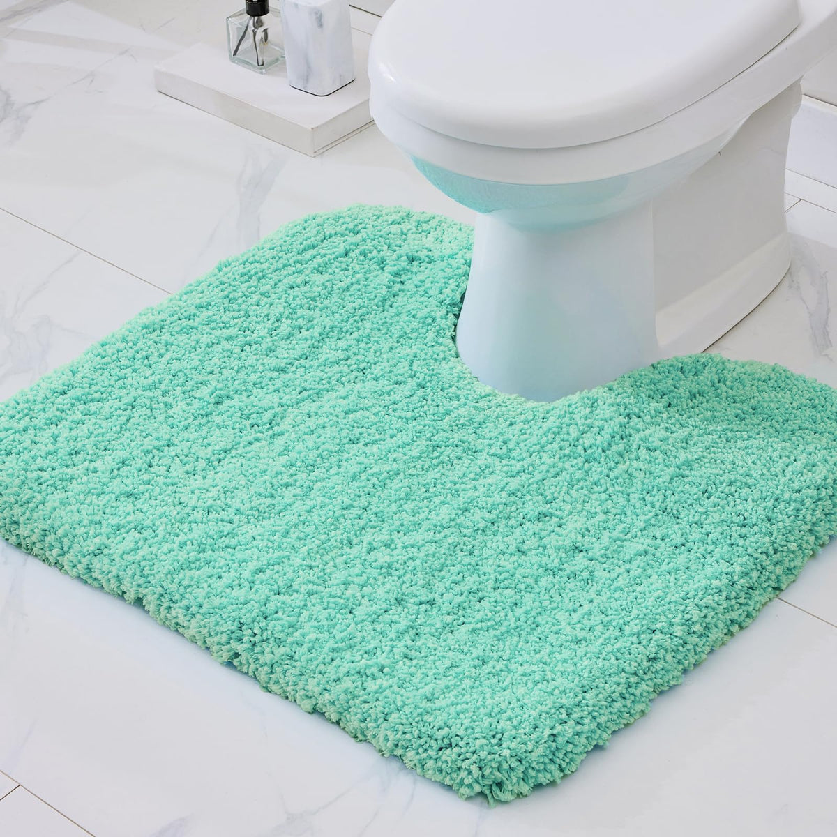 Disolla White Bathroom Rug 17x24 - Non-Slip Plush Small Bath Mat, Highly Absorbent & Ultra Soft Fluffy Floor Mat, Machine Washable for Shower and Tub