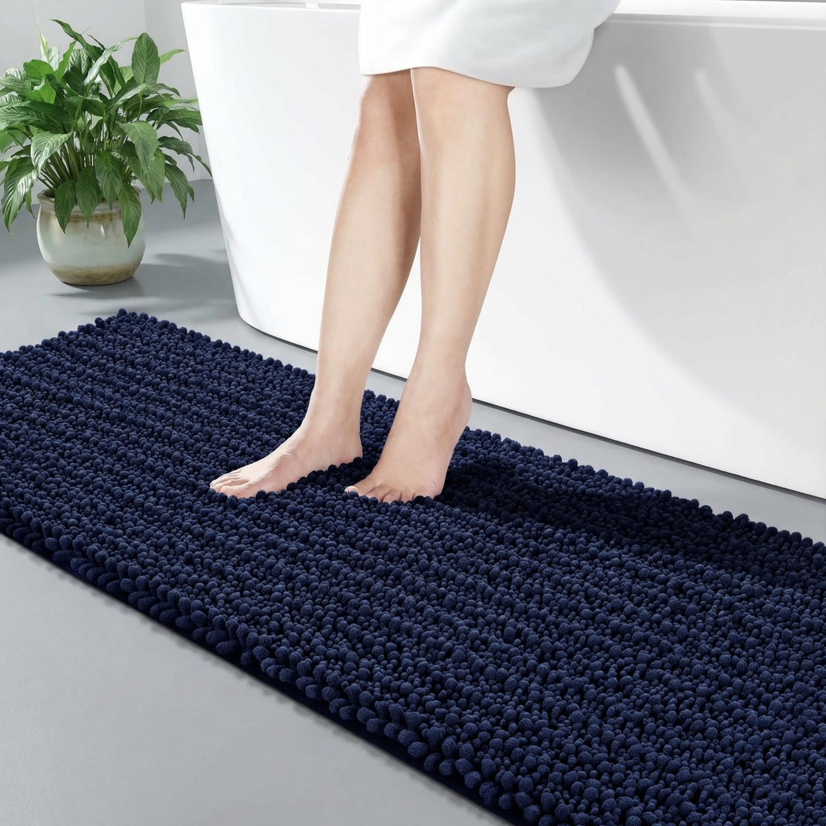Disolla Small Bath Mat 17x24 Inch - Chenille Navy Blue Bathroom Rug, Extra Soft Absorbent Plush Shaggy Bathmat, Non-Slip Machine Washable Floor Mat for Shower, Tub and Sink