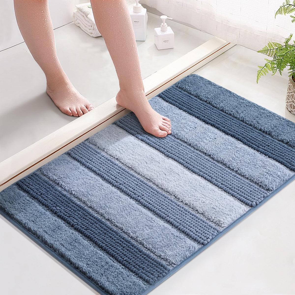 Kmson Ombre Bath Mat for Bathroom, Non Slip Ultra Soft and Thick Water Absorbent Bath Carpet, Machine Washable & Quick Dry Bathroom Rug, for Bedroom Door Living Room Green 17" x 24"