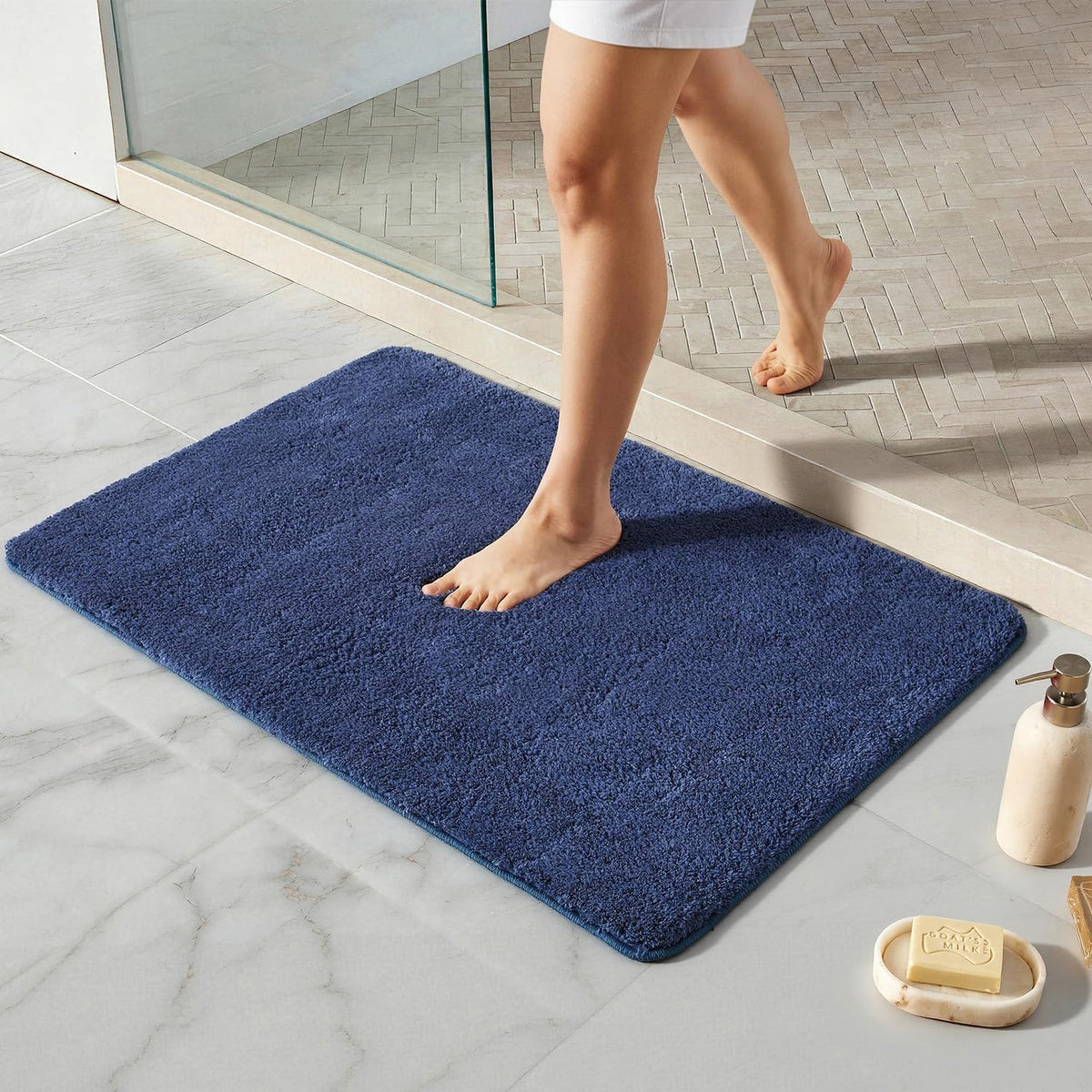 TYUU Navy Blue Bathroom Rugs, Ultra Soft Bath Rugs Non Slip Washable, Super Absorbent Quick Dry Small Bath Mat with Rubber Backing for Bathroom Floor, Shower, or Sink, Navy Blue 16" x 24"