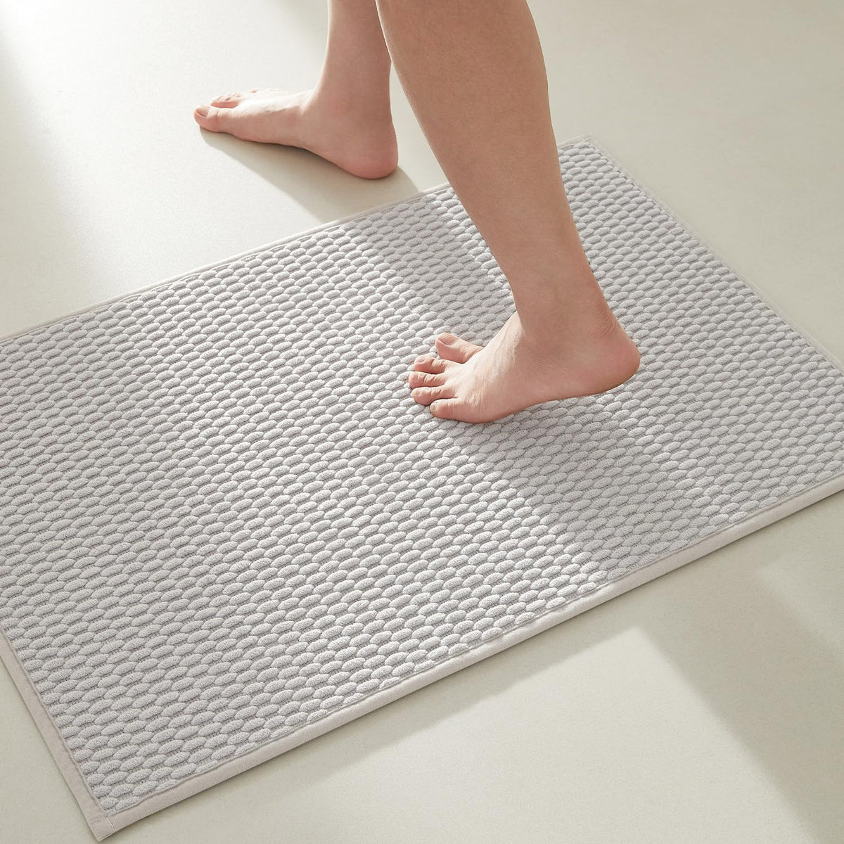 TYUU Bathroom Rugs Non Slip Washable, Super Absorbent Thin Bath Mat Small Quick Dry Low Pile Bathroom Rug, Dark Grey 16"x24"