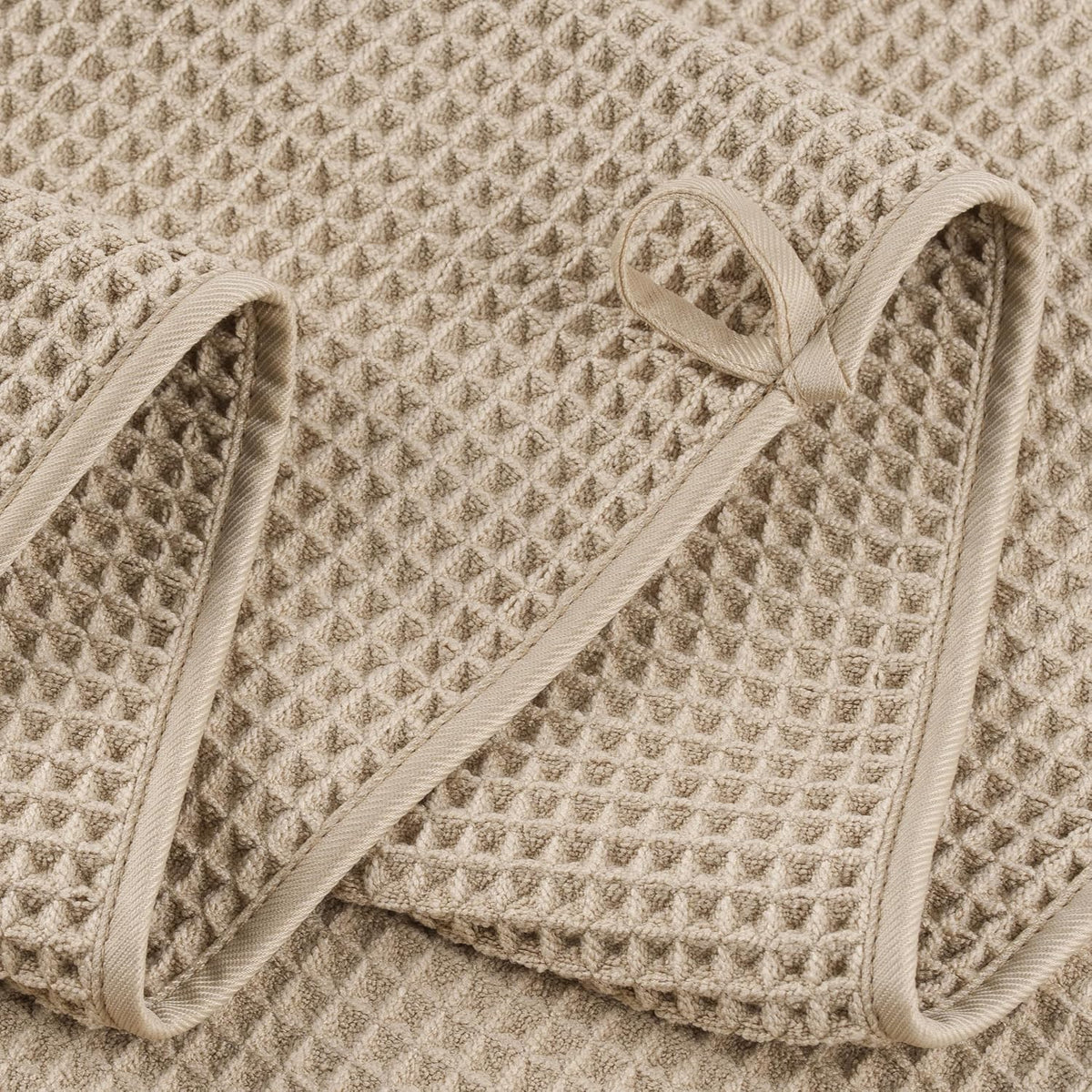 POLYTE 430 GSM Poly Blend Microfiber Quick Dry Waffle Bath Towel, 30x60 in
