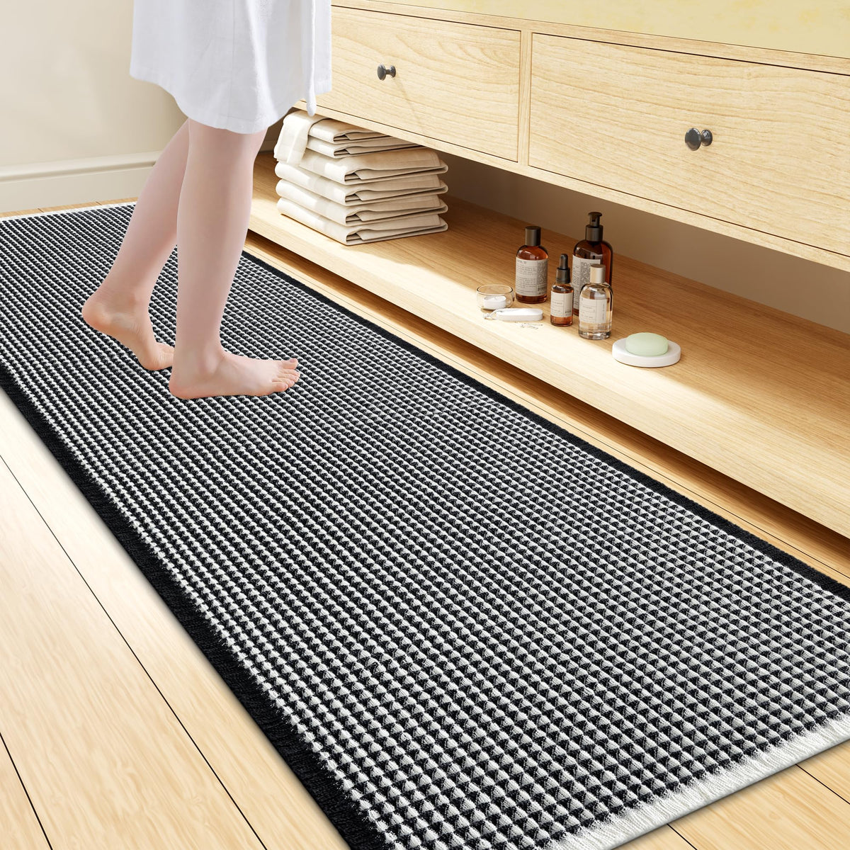 Smiry Waffle Bath Mat 30X20, Extra Soft Absorbent Bathroom Rugs, Brown